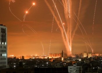 Rockets light up the night sky as they are fired towards Israel from Beit Lahia in the northern Gaza Strip on May 14, 2021. - Israel bombarded Gaza with artillery and air strikes on Friday, May 14, in response to a new barrage of rocket fire from the Hamas-run enclave, but stopped short of a ground offensive in the conflict that has now claimed more than 100 Palestinian lives.
As the violence intensified, Israel said it was carrying out an attack "in the Gaza Strip" although it later clarified there were no boots on the ground. (Photo by MOHAMMED ABED / AFP)
