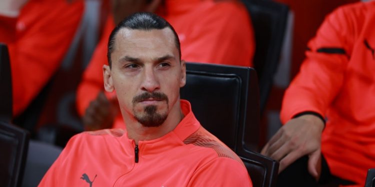 Zlatan Ibrahimovic of AC Milan in the bench during the Serie A 2021/22 football match between AC Milan and Hellas Verona FC at Giuseppe Meazza Stadium, Milan, Italy on October 16, 2021 (Photo by Fabrizio Carabelli/LiveMedia/NurPhoto via Getty Images)