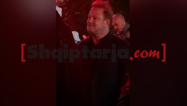 FOTOT/ Kush i vuri flakën Tiranës? Bëma  e “pleqëve” të veshur me kostum “studentor” nga  ilegalët e PD-së, Qorrit, Lapajt dhe Shehajt