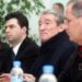 Kryeministri Sali Berisha, ministri i Brendshem Lulzim Basha dhe Komandanti i Gardes Ndrea Prendi, gjate nje takimi me drejtues te Gardes se Republikes, ku kryeministri Berisha i ka pergezuar ata per qendrimin qe mbajten ne demonstraten e 21 janarit.